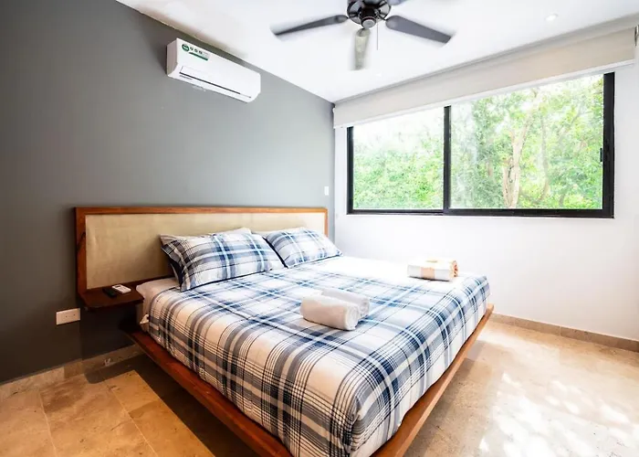 2br Retreat Rooftop Pool Gym Movie Theatre Apartment