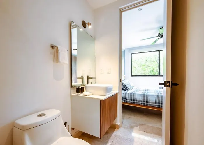2br Retreat Rooftop Pool Gym Movie Theatre Apartment