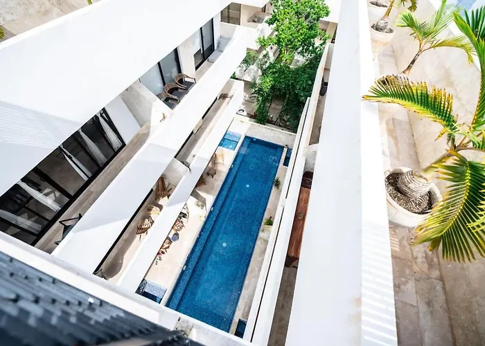 2br Retreat Rooftop Pool Gym Movie Theatre *