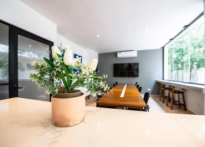 Apartment 2br Retreat Rooftop Pool Gym Movie Theatre *