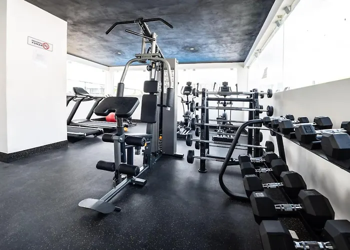 Apartment 2br Retreat Rooftop Pool Gym Movie Theatre