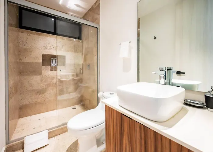 2br Retreat Rooftop Pool Gym Movie Theatre Apartment