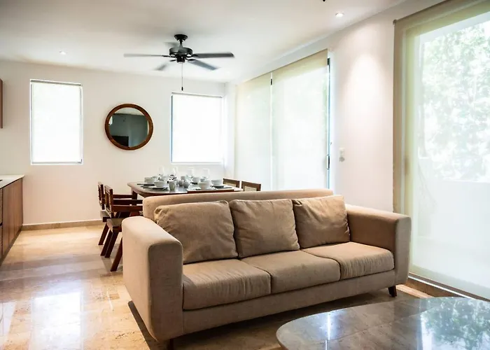 Apartment 2br Retreat Rooftop Pool Gym Movie Theatre *